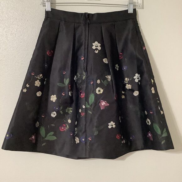 H&M Black Floral Preppy Academic Satin Dark Fairy Pleated Mini Skirt Size 4 - Picture 4 of 7